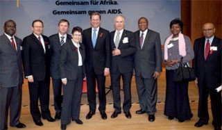 Bundesaußenminister Westerwelle mit dem Stiftungsvorstand, der Ehrenvorsitzenden und Botschaftern der SADC-Staaten 