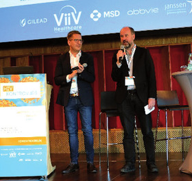 HIV-KONTROVERS: Eröffnung durch Arne Kayser und Prof. Dr.
      Stefan Esser (von links)