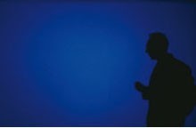 -- Jarmans Silhouette – das Plakat zu „Blue“ (© Courtesy Basilisk Communications) 