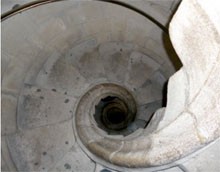 Wendeltreppe im Turm der Kirche Sagrada Familia in Barcelona