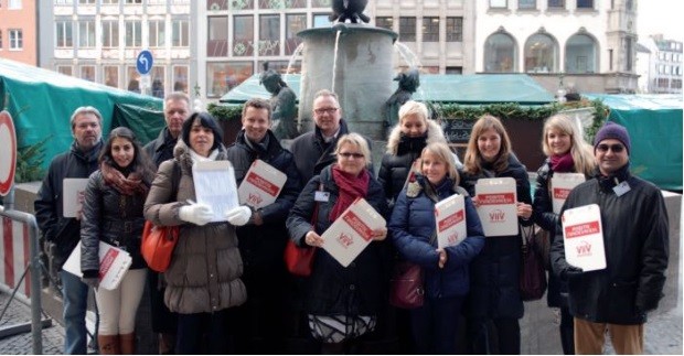 Das Team von ViiV Healthcare beim „Umdenken-Tag“ auf dem Münchner Marienplatz