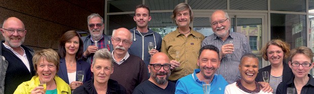 Jury-Sitzung zum Community-Preis in Berlin: Gruppenfoto nach getaner Arbeit