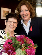 30 Jahre Engagement für die Deutsche AIDS- Stiftung. Prof. Dr. Elisabeth Pott würdigte Prof. Dr. Dr. h.c. mult. Rita Süssmuth