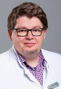 Prof. Dr. Christoph Stephan   Leiter HIVCENTER Oberarzt am Schwerpunkt  Infektiologie und Therapie  der HIV-Infektion Universitätsklinikum Frankfurt christoph.stephan@hivcenter.de