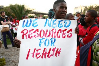 Bild Plakat: ' we need resources for health'